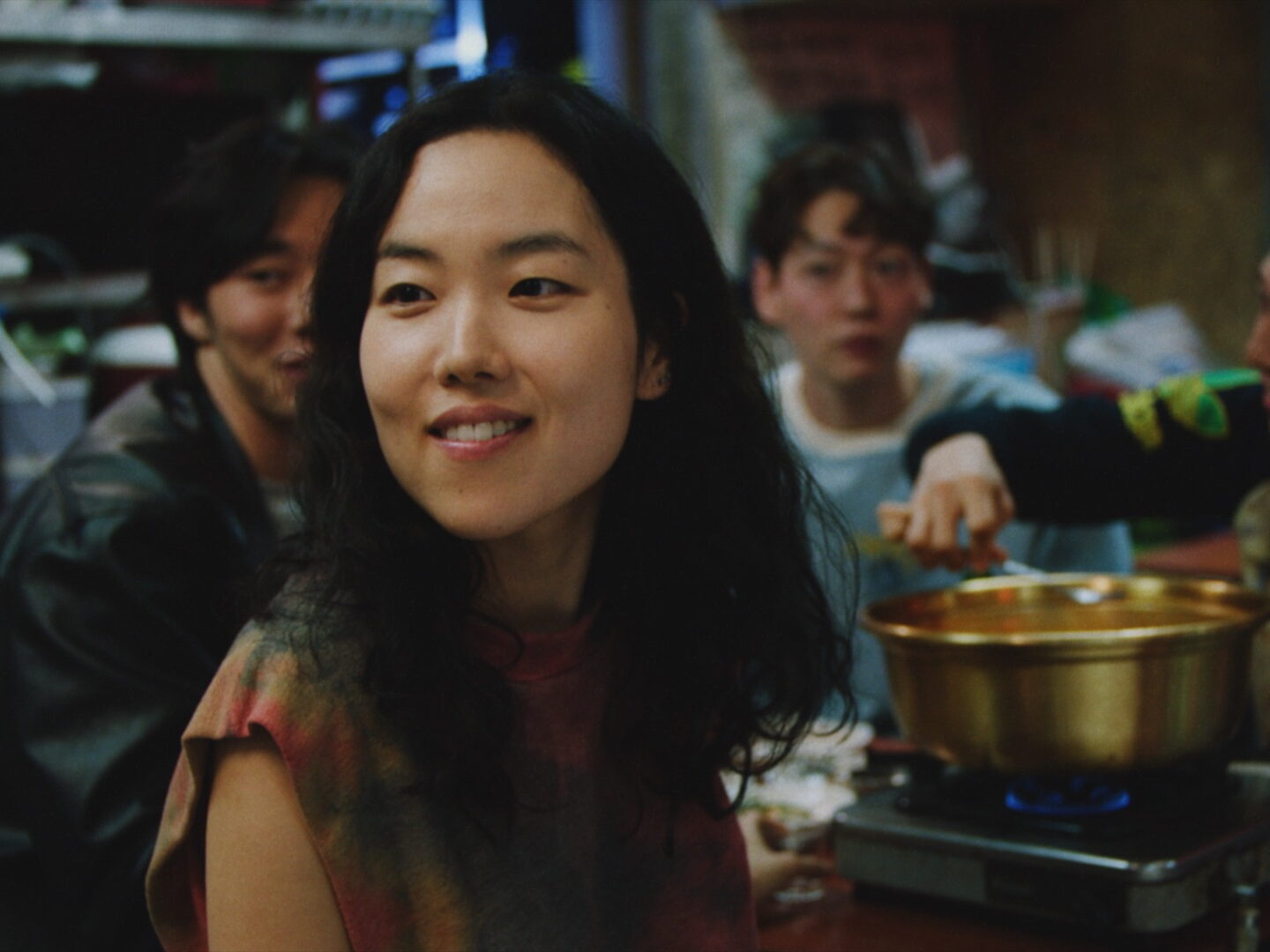 «Возвращение в Сеул» — нежная корейская драма о приемных детях